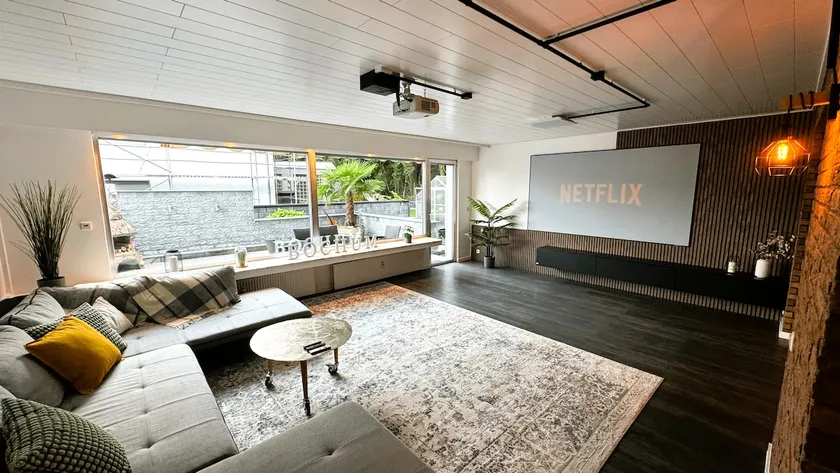 Spacious apartment with XXL screen I parking - Image 1