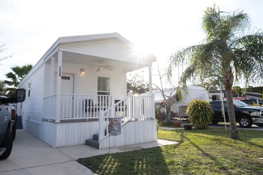 Cozy Home in RV Resort - Image 1
