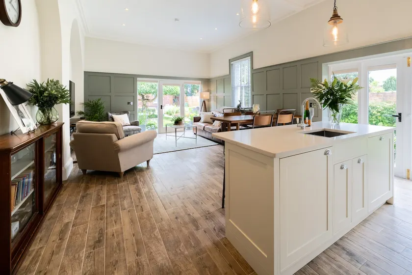 Beautiful retreat by the River Severn with parking - Image 1