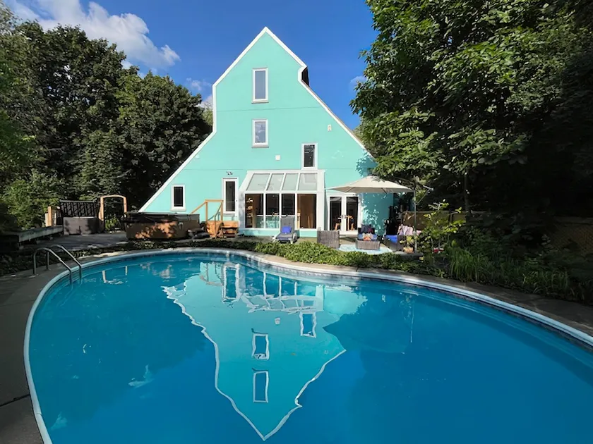 Riverside Retreat with Sauna & Hot Tub in Elora - Image 1