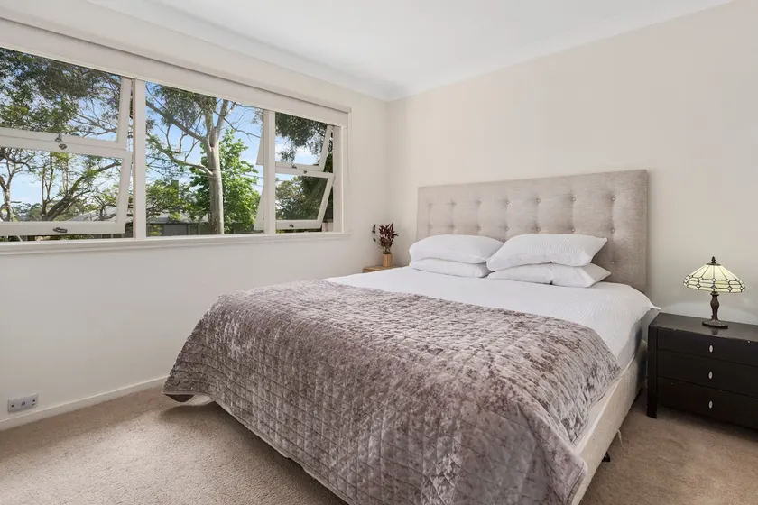 2 bedroom private apartment in Hornsby Sleeps 5 - Image 1