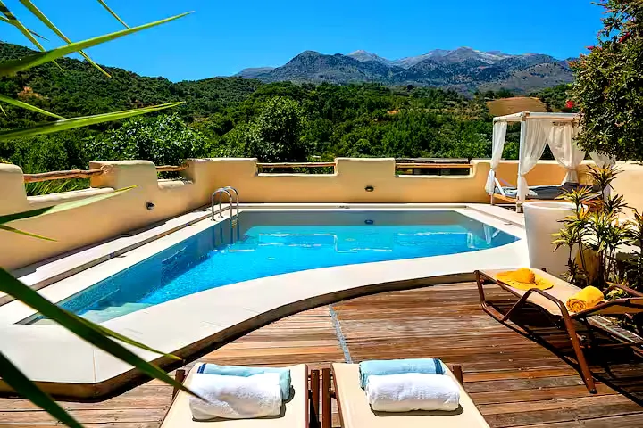Verekinthos Villa w/Pool, Hot Tub, BBQ, Playground - Image 1
