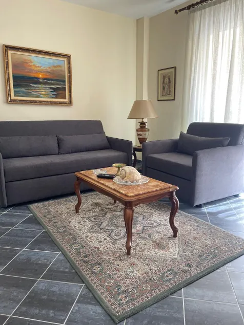 Cozy Beach Apartment - Image 1