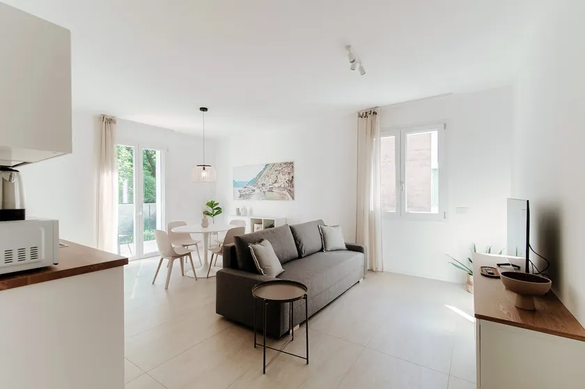 Modern apt just mins from Como center (Argegno) - Image 1