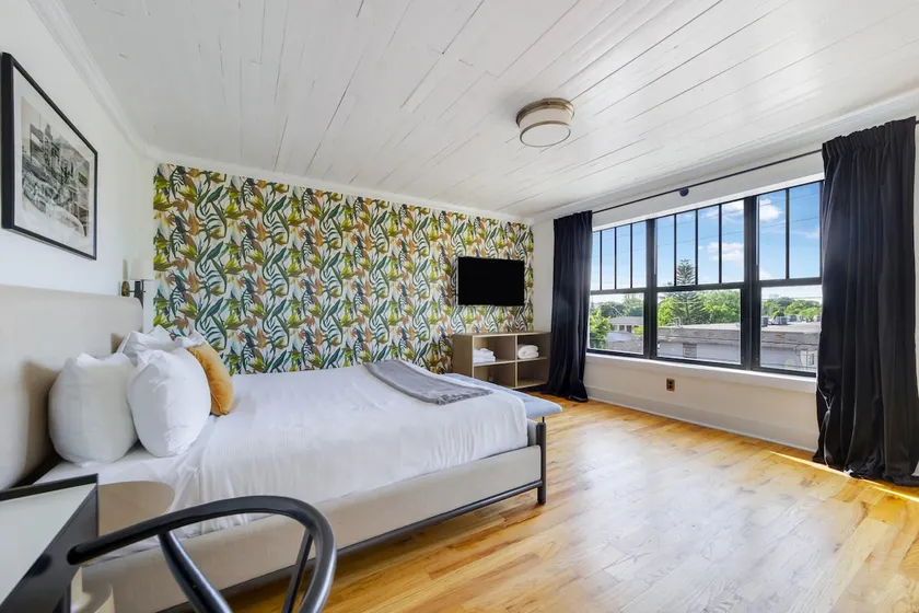 At Mine - Havana Suite in Miami - Image 1