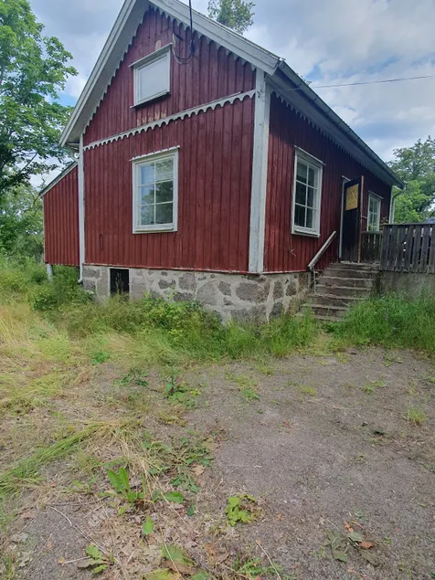Stay in the countryside but close to Oskarshamn city center - Image 1