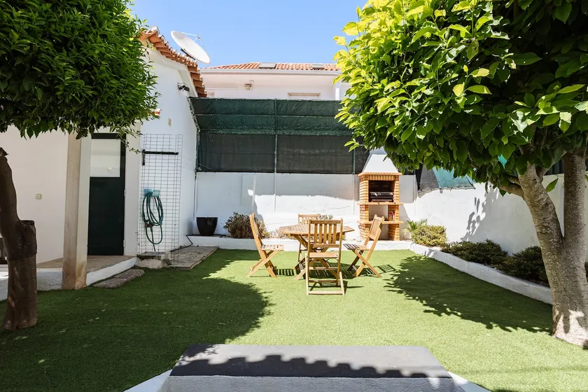 Arco Belém House with Private Garden and Barbecue - Image 1