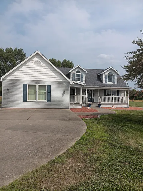 Nice 3100 sq ft 2 story house. - Image 1