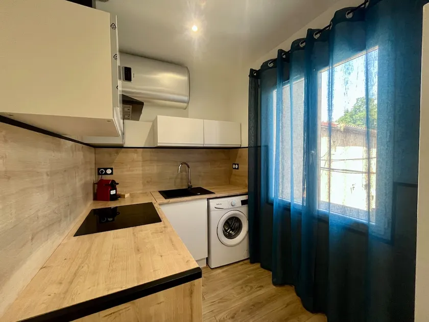 Renovated 2-room apartment 15 minutes from Lyon - Image 1