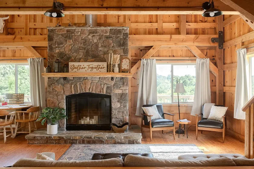 Peaceful Cabin Escape • Stargazing & Nature - Image 1