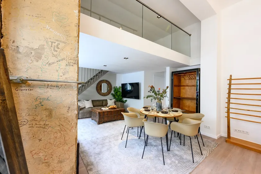 Up to 11 ppl! Huge Loft w/Berlin Wall Piece, Mitte - Image 1