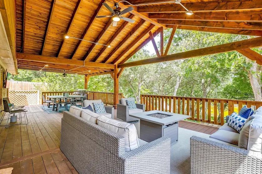 Hideaway River House Glen Rose - Sleeps 13 - Image 1