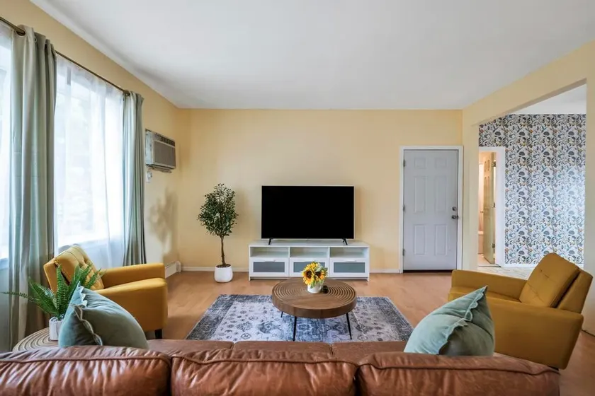 Guest Favorite Near UBS Arena & JFK *Sleeps 6* - Image 1