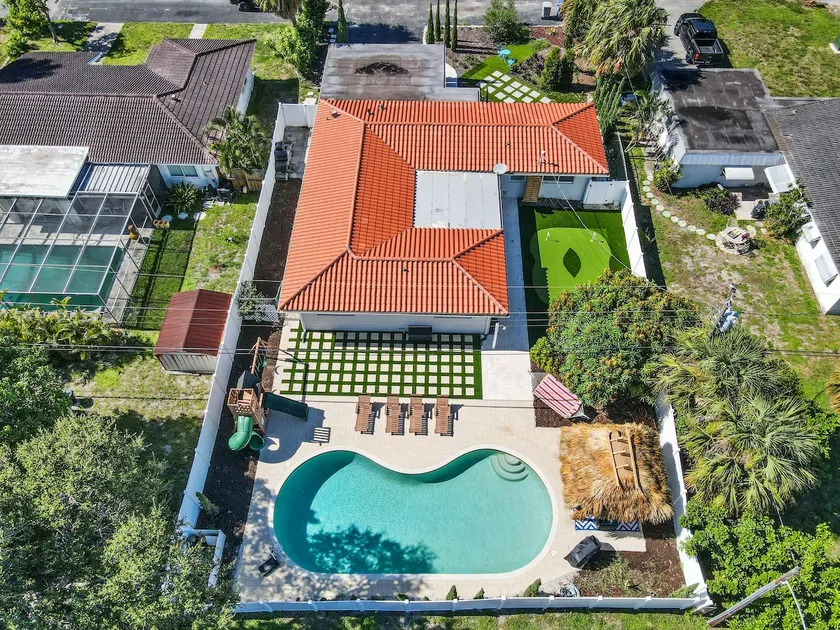 Tropical Toucan Retreat w/ Pool - Image 1