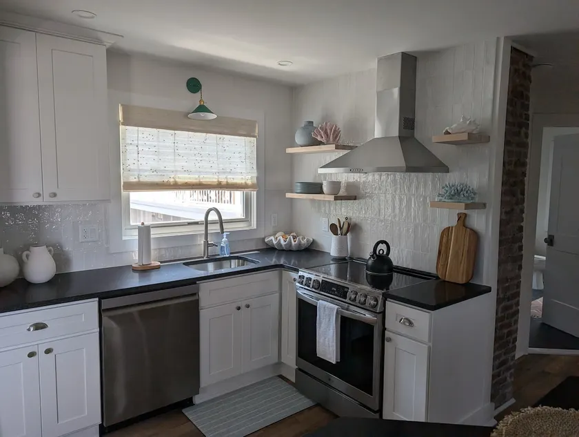 The Scoop Suite (Beach Block) - Image 1