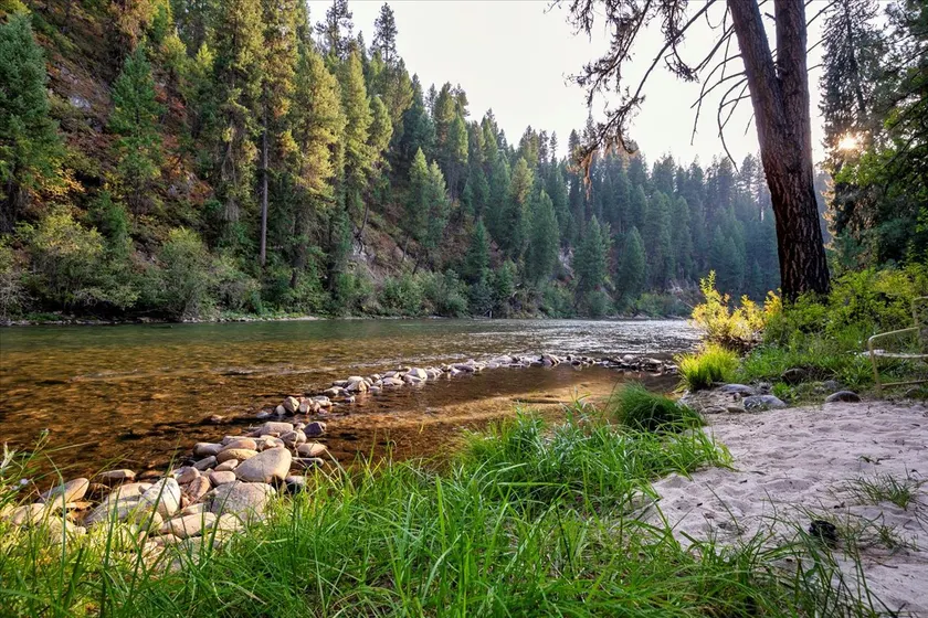 Peaceful Lowman River Escape to Unwind - Image 1