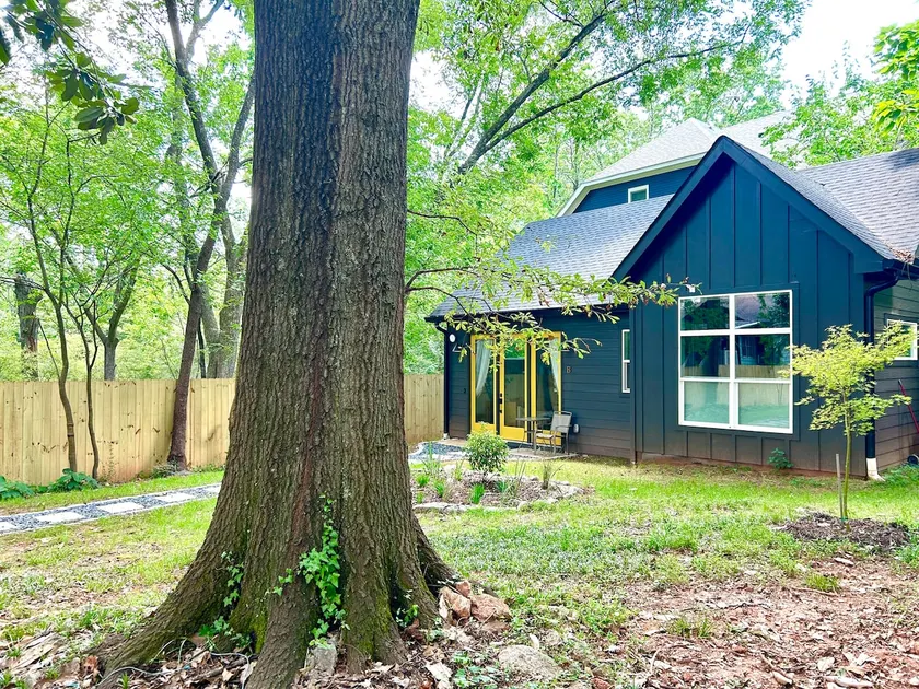 Inner City Hideout: Serenity with Big Nature Views - Image 1