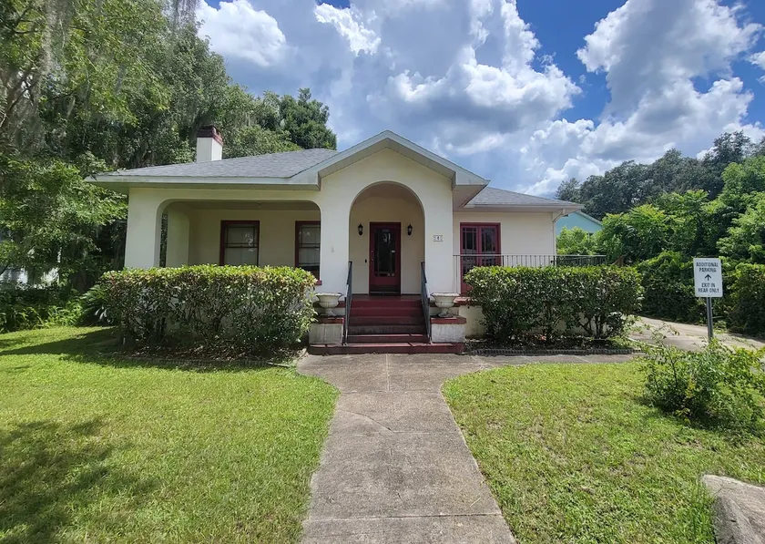 The Century Home close to Stetson University - Image 1