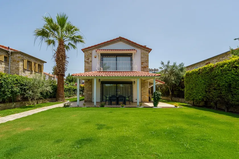 Stone Villa Near Long Beach & Kusadasi Shopping Mall - Image 1