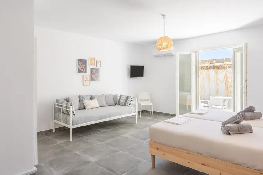 Thama Paros 2 - Image 1