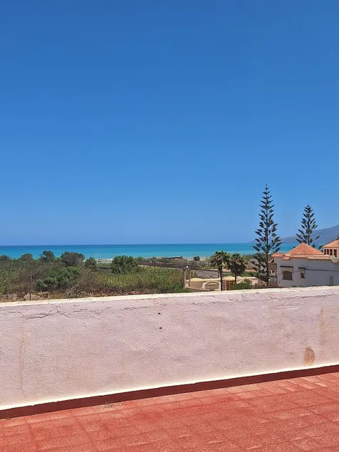 Villa 50 m from the beach and 15 minutes from the city center - Image 1