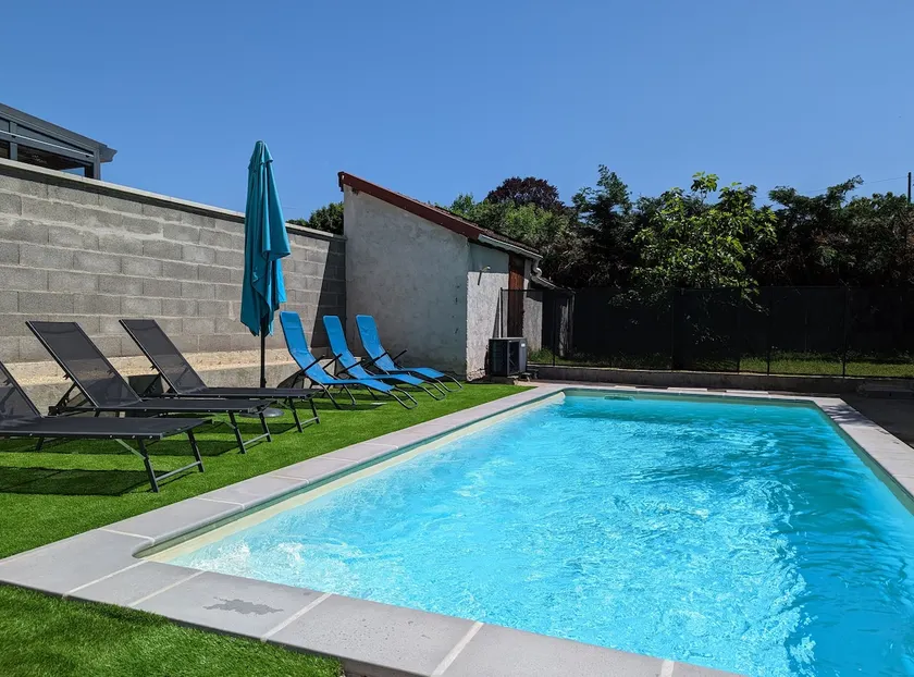 6-person house – private pool - Image 1