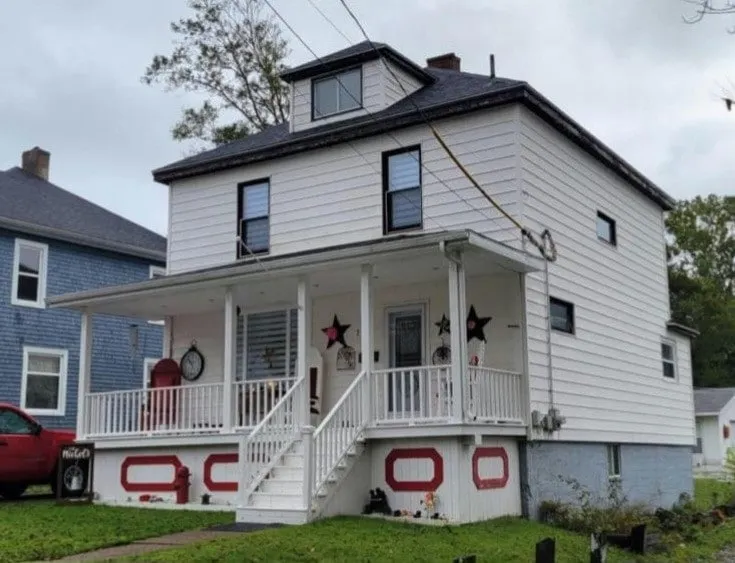 A cozy homestead away from home. - Image 1