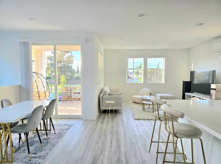 new modern park view corner unit 3b condo Covina - Image 1