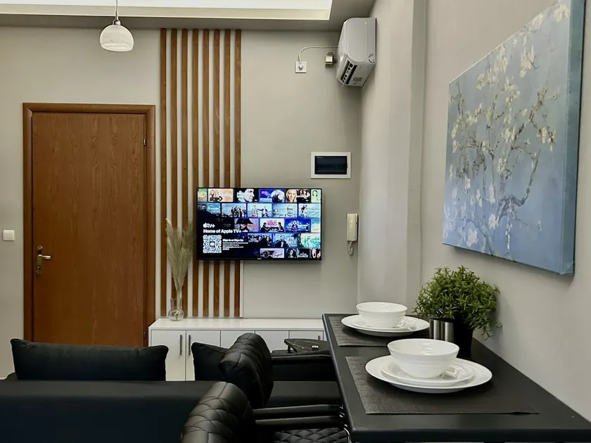 Hillview Apartments Chalkis - Image 1