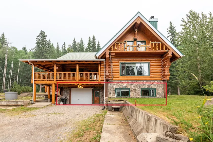 Cozy Log Suite | Pool Table + Bar | Sleeps 7 - Image 1