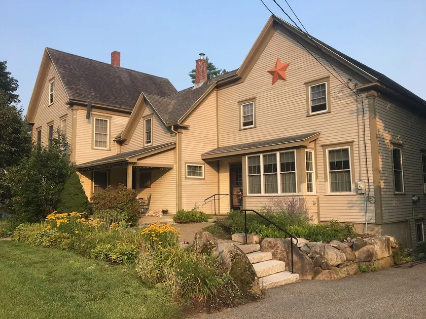 Rural Maine Village Retreat - Image 1