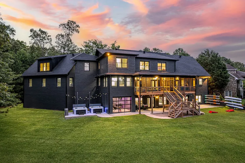 *Spacious Lakefront Mansion: 2 Hot Tubs, Sleeps 38 - Image 1