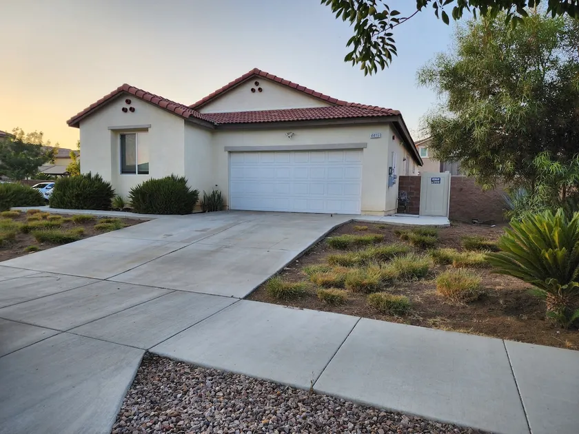 Villa near downtown Riverside. - Image 1
