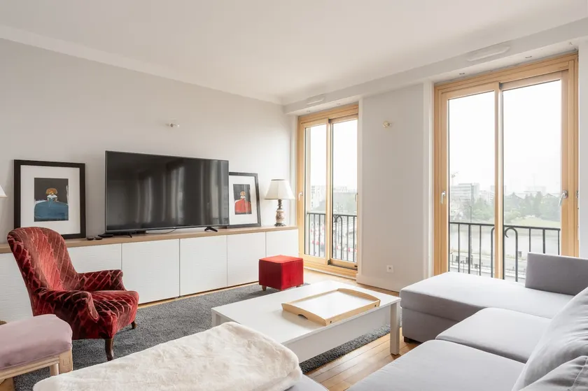 Center - Large T3 with breathtaking Loire views - Image 1