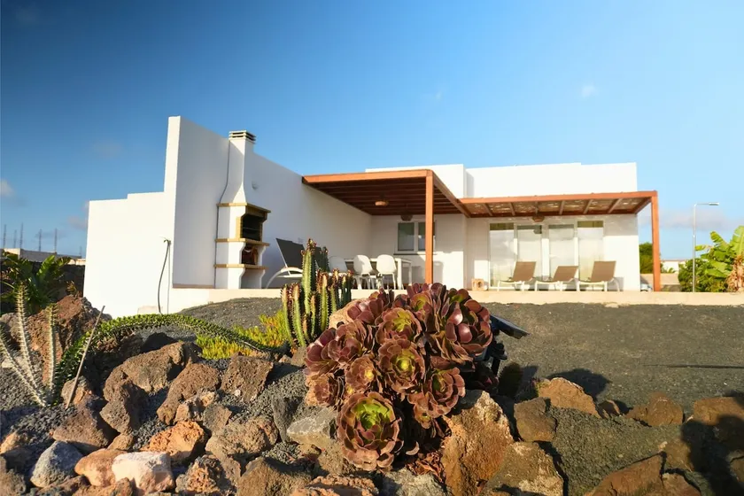 Villa Utopía, Lajares - Image 1