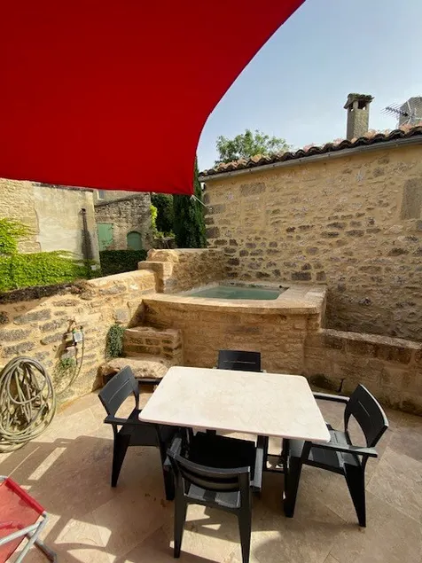 Village house near Uzès. - Image 1