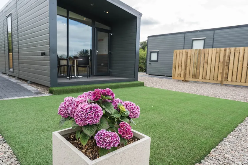 Lochside Pod - Image 1