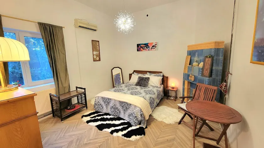 Central house-2 bedroom, self check in - Image 1