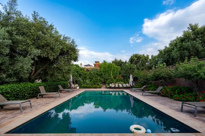 Villa of the Three Monkeys - Image 1