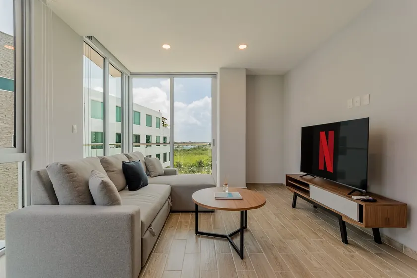 *Deluxe 2 BDR golf course view: wifi, pool & gym* - Image 1