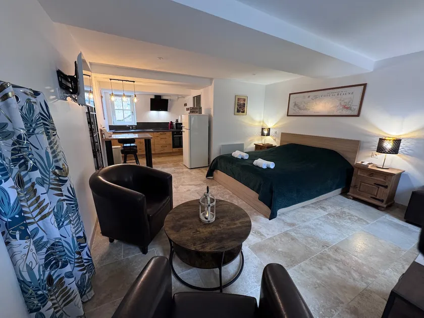 Getaway in Pommard – free parking 50 m away - Image 1