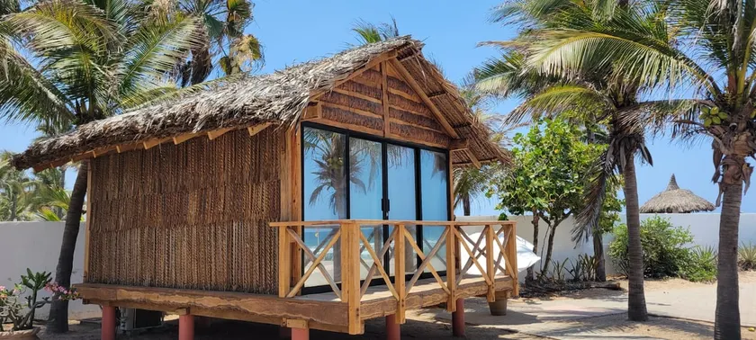 Beautiful beachfront cabin - Image 1