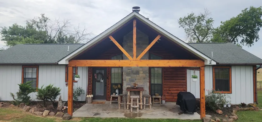 Rustic Retreat, home between 2 lakes. - Image 1