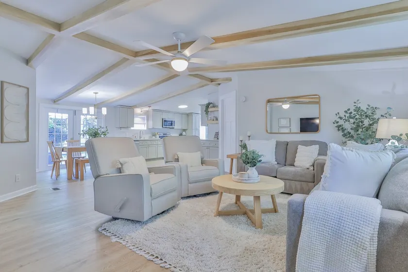 Chapin Charmer - Dog Friendly - Fully fenced in - Image 1