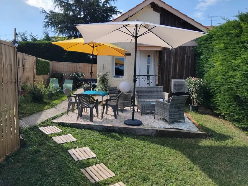 Atypical relaxation and wellness area - Image 1