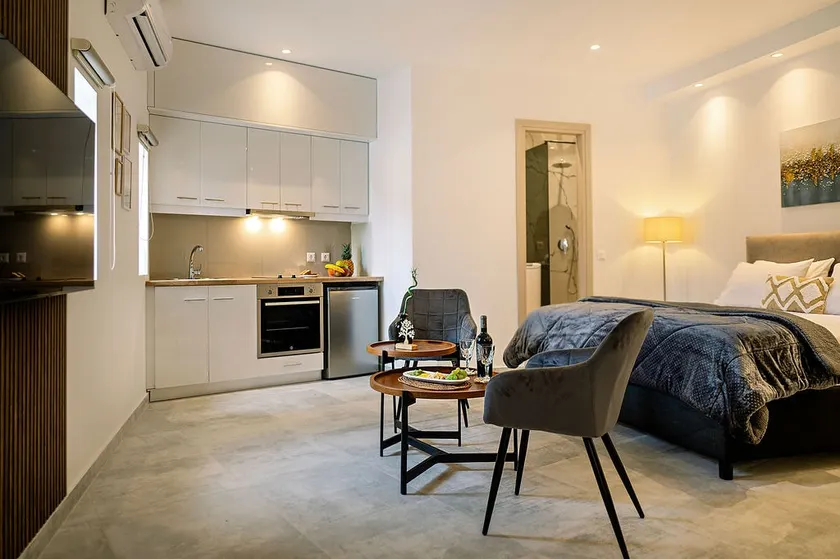 Icarus & Hermes Luxury Apartments - Image 1