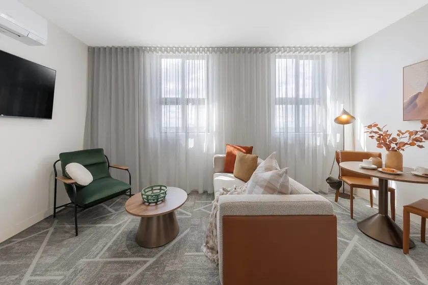 One Bedroom Apartment in Sunshine - Image 1