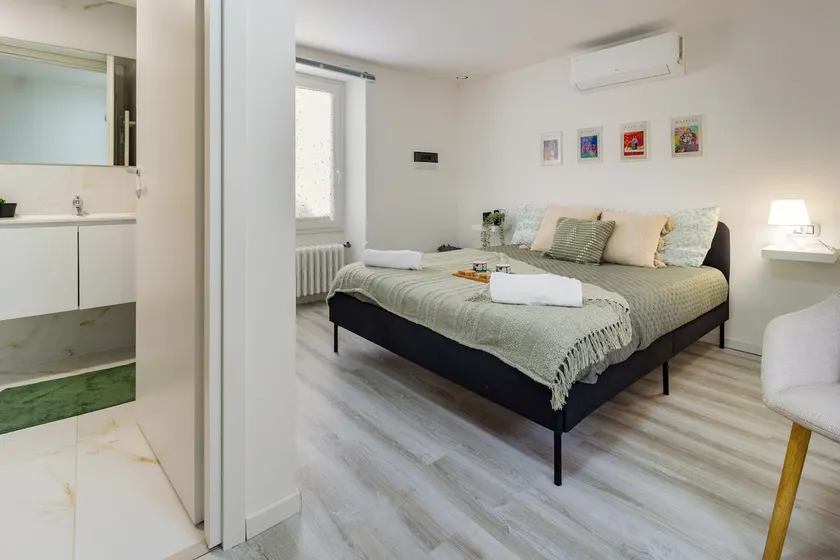 [Stresa-Lake Maggiore] Suite with Courtyard WiFi A/C - Image 1