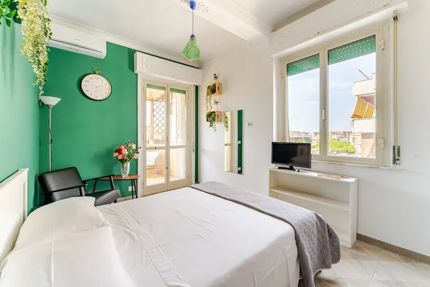 Green Holiday Penthouse - Image 1