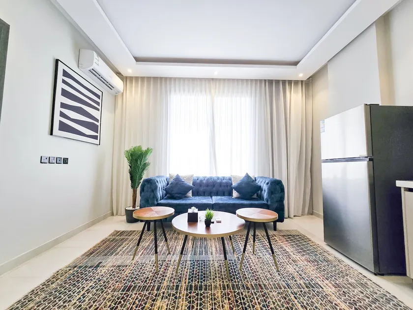 A202 Gorgeous Master Bedroom with Living Room - Image 1